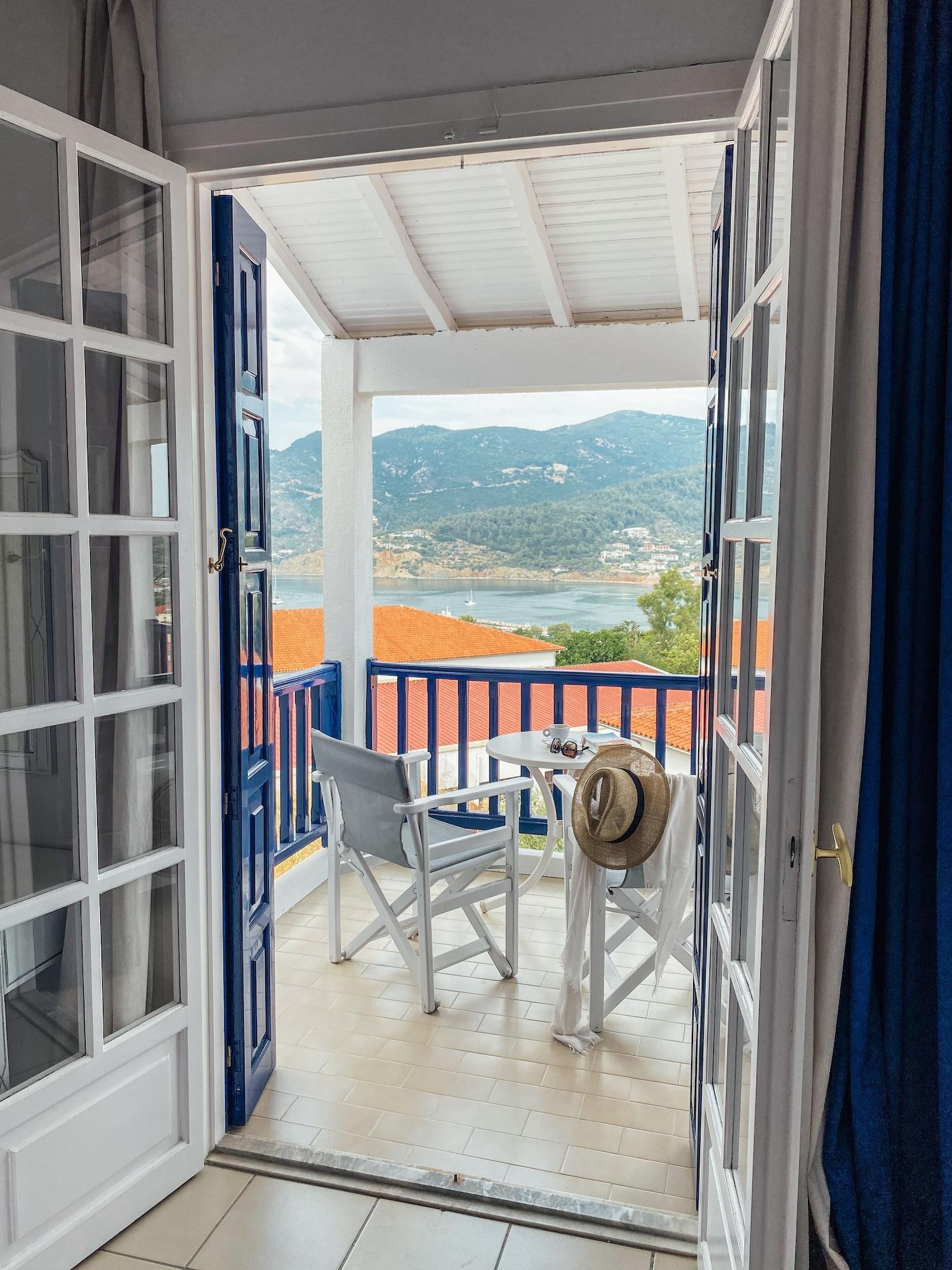 Aperitton Hotel Skopelos Buitenkant foto