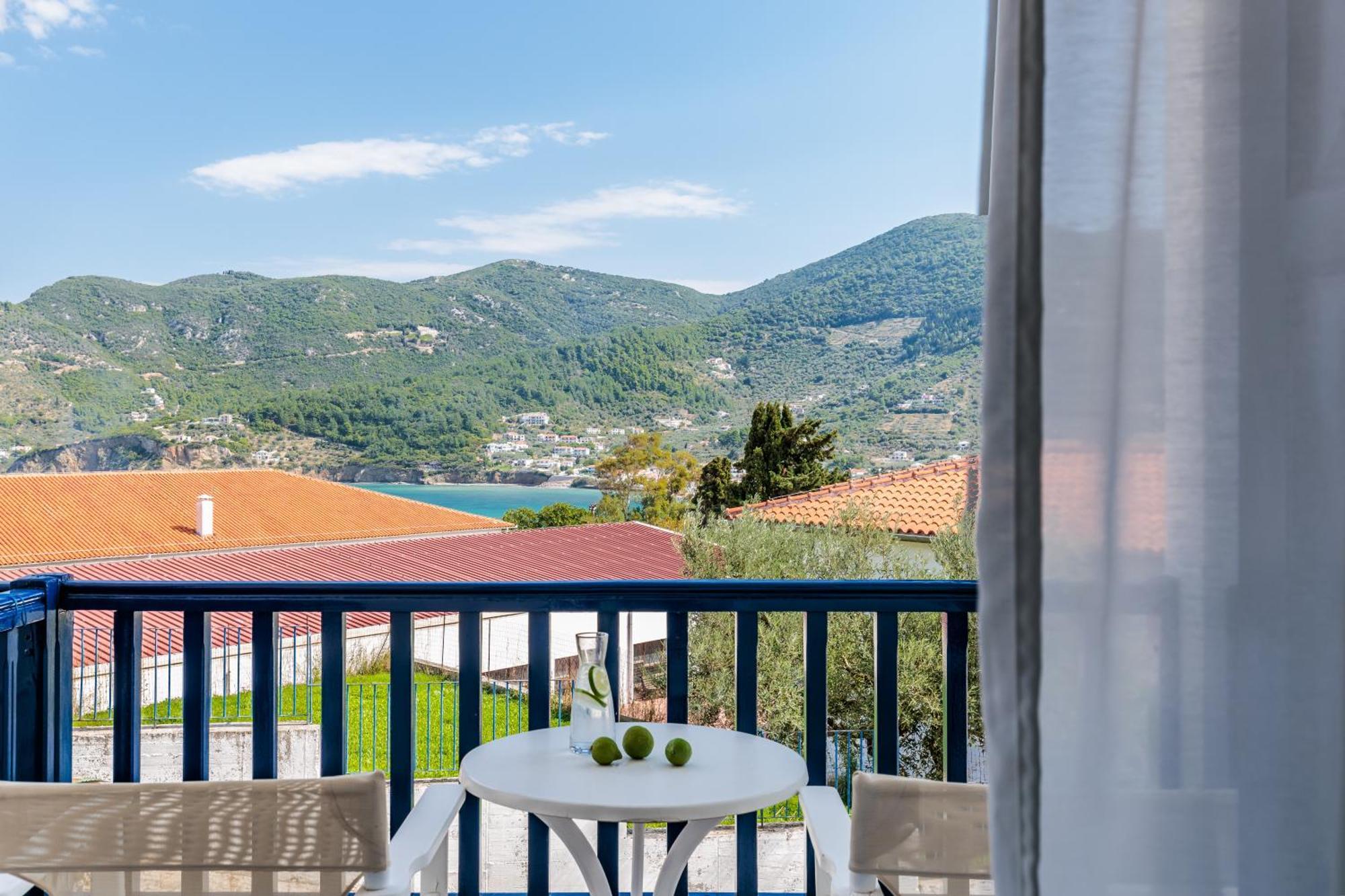 Aperitton Hotel Skopelos Buitenkant foto